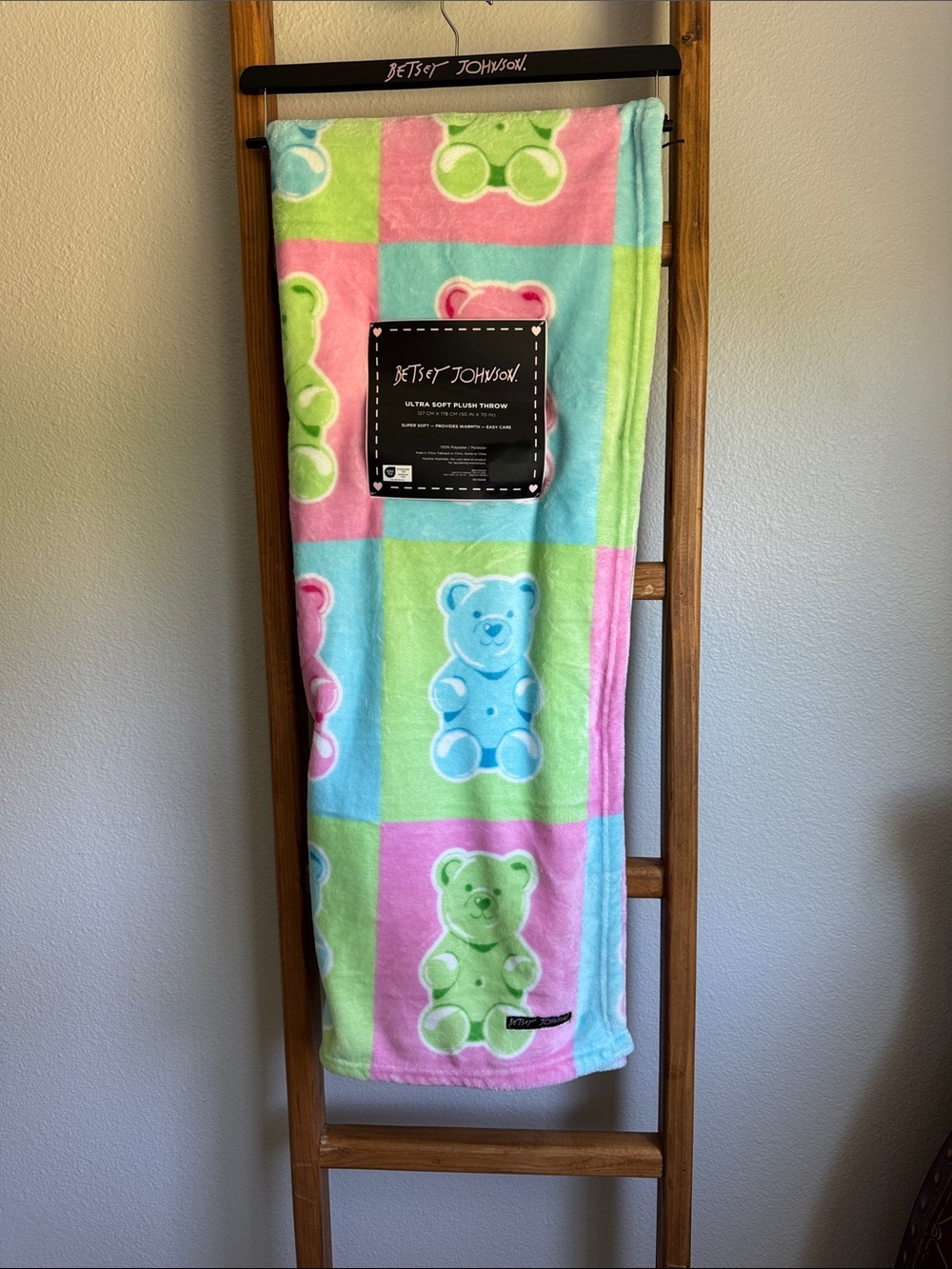 🌈 Betsey Johnson Plush Teddy Bear Throw Blanket - Picture 3 of 8
